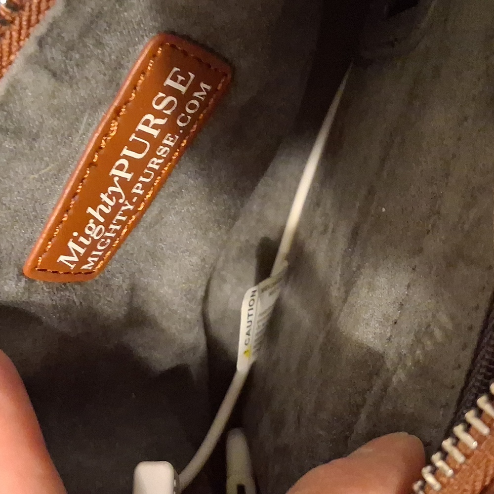 Wristlet-I-phone Charger- NWOT's - Picture 5 of 9